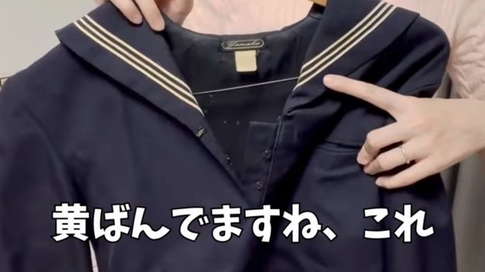セーラー服を可燃ゴミとして捨てる主婦！高校時代の制服を断捨離する
